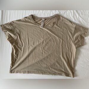 Lululemon Cates tee in tan, size 4